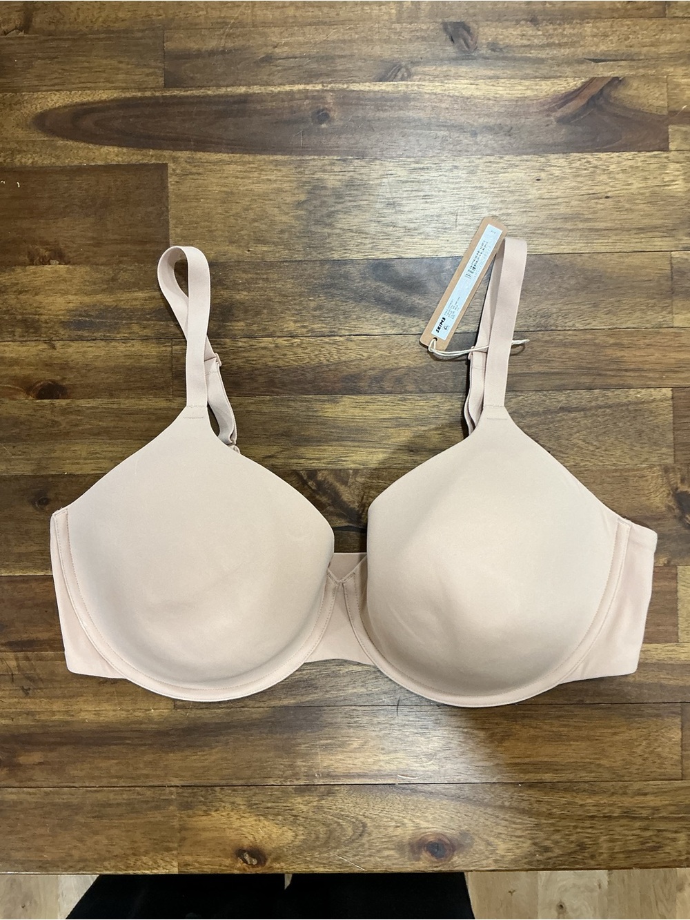 SKIMS NEW WITH TAGS FITS EVERYBODY T shirt bra 40D COLOR MICA